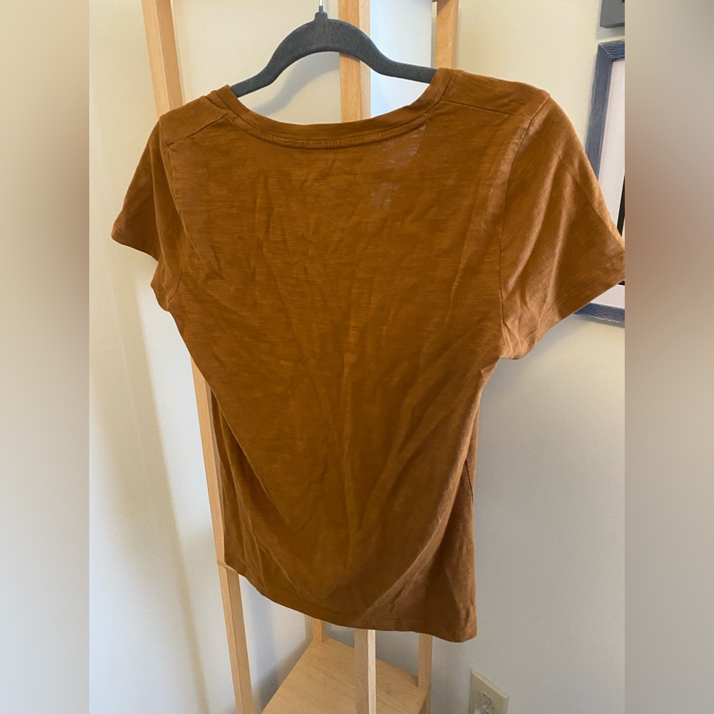Universal Thread T Shirt - Picture 3 of 3